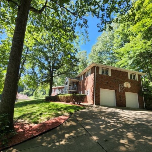 909 Fairfield Ave, New Castle, PA 16105-2317