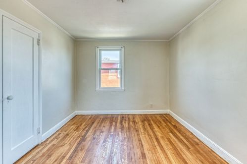 56 Wellington Rd, Floral Park NY  11003-1414 exterior