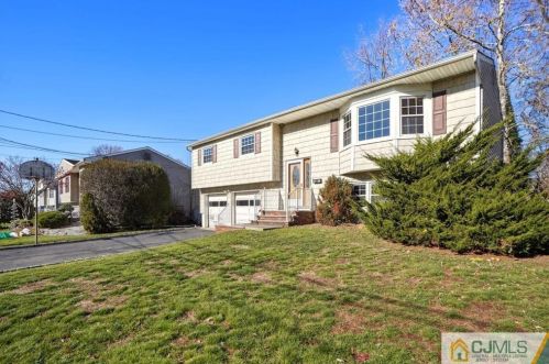 51 Jackson Ct, Perth Amboy NJ  08863-1304 exterior