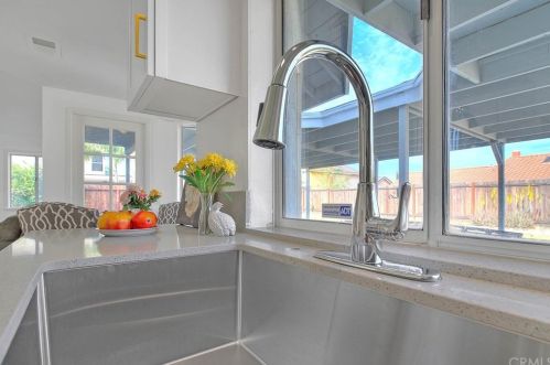 751 Larch Ave, Rialto CA  92376-4751 exterior