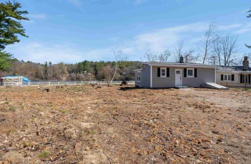 132 Moose Club Park Rd, Goffstown NH  03045-2657 exterior
