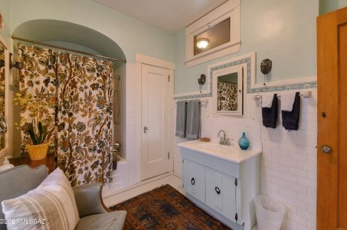 309 1 St, Tucson AZ 85705-7818 exterior