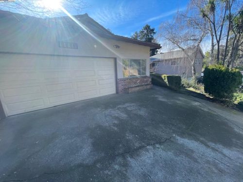 3539 Joaquin Miller Rd, Oakland CA  94602-2649 exterior