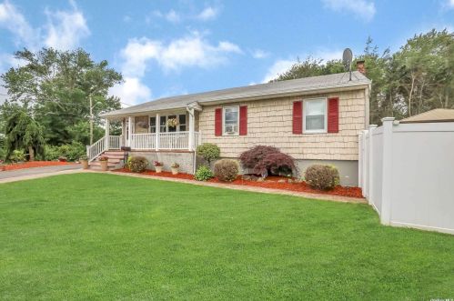 768 Higbie Ln, West Islip, NY 11795-1206