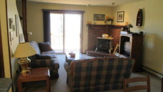 4249 Winchester Way, Bushkill PA  18324-6913 exterior