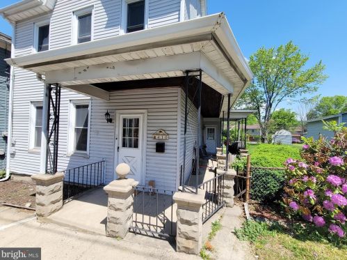 410 Market St, Molino, PA 17961-2006