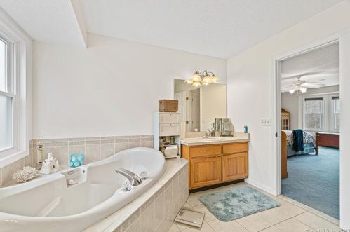 3 Killen Rd, Wallingford CT  06492-2697 exterior