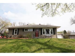 2604 Wheeler St, Saint Paul, MN 55113-2815
