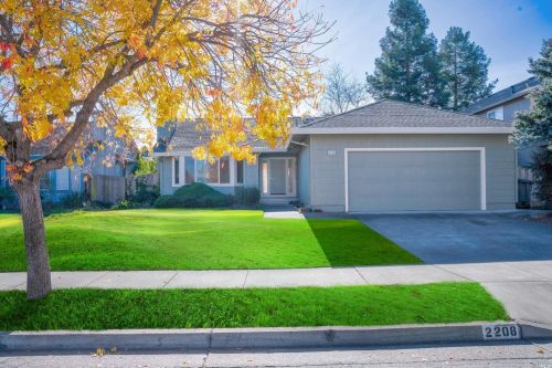2208 Sunlit Ann Dr, Santa Rosa, CA 95403-8146