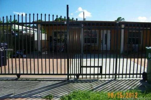 102 45th St, Hialeah, FL 33013-1826