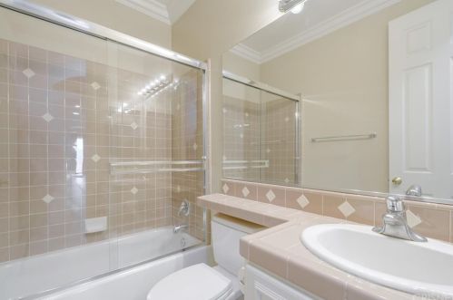 24306 Foxglove Pl, Santa Clarita CA  91354-4922 exterior