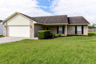 1261 Seven Oaks Ln, Maryville, TN 37801-9596