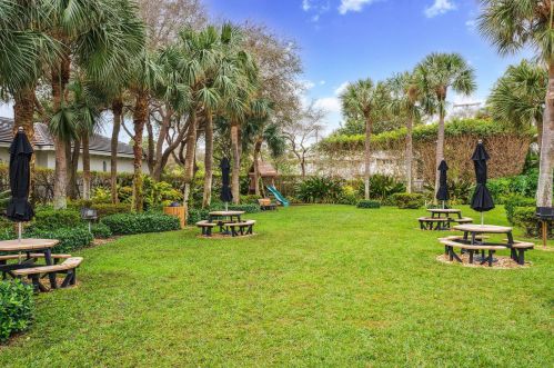 828 Kokomo Key Ln, Delray Beach FL  33483-6027 exterior