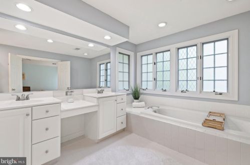 14829 Cox Creek Ct, Haymarket VA  20169-2626 exterior