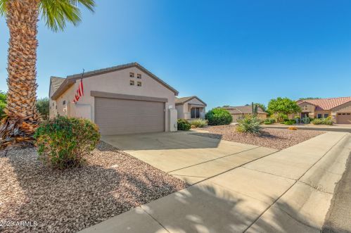 15589 Las Verdes Way, Sun City, AZ 85374-5476