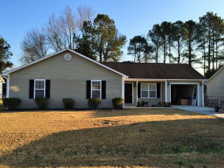 104 Lariat Ln, Jacksonville, NC 28546-9729