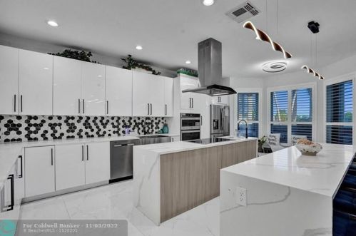 3591 177th Ave, Hollywood FL  33029-1666 exterior