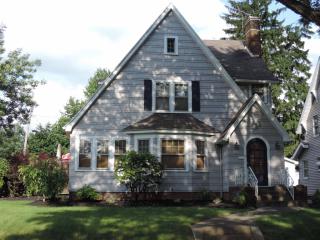 1629 Greenlawn Ave, Akron, OH 44301-2743