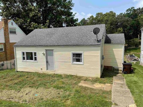 22 Caroline St, Newport, KY 41071-2805