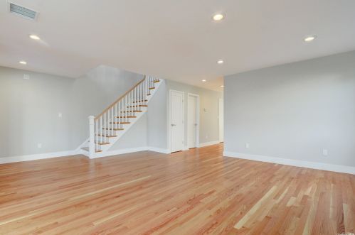 2592 Hewlett Ln, North Bellmore NY  11710-4413 exterior