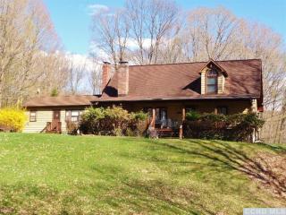 68 Cottontail Rd, Taghkanic, NY 12502-5407