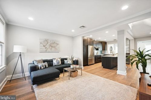 1725 34th St, Washington, DC 20007-2308