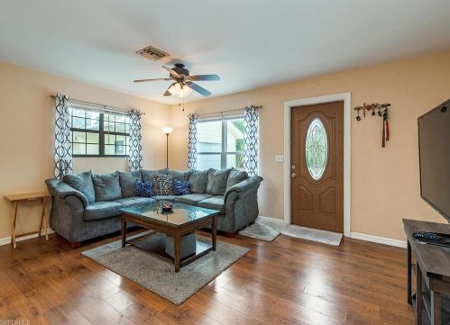 230 29th St, Naples, FL 34117-3123