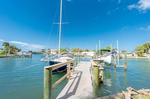 108 Lyons Bay Rd, Nokomis FL 34275-3015 exterior