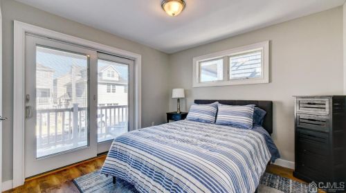 5 Fort Ave, Pelican Island NJ  08751-1512 exterior