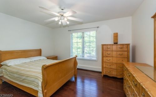 77 Fountain Dr, Skyline Lakes NJ  07456-2406 exterior