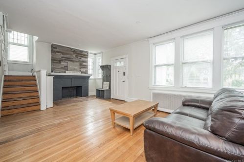 22 Ferdinand Pl, New Rochelle, NY 10801-2509