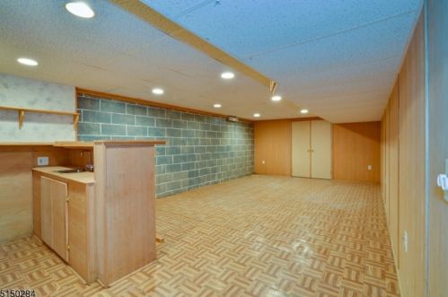 6 Sandra Rd, East Amwell Township NJ  08551-1009 exterior