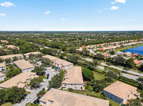 8084 Briantea Dr, Boynton Beach FL  33472-2745 exterior