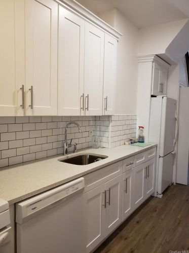 91-23 95th St, Jamaica, NY 11421-2216