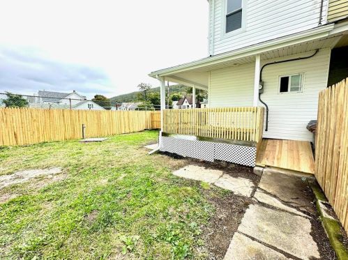 323 Lehigh Ave, Palmerton PA  18071-1809 exterior