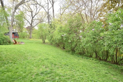 720 Sweetbriar Dr, Waukesha WI  53186-6717 exterior