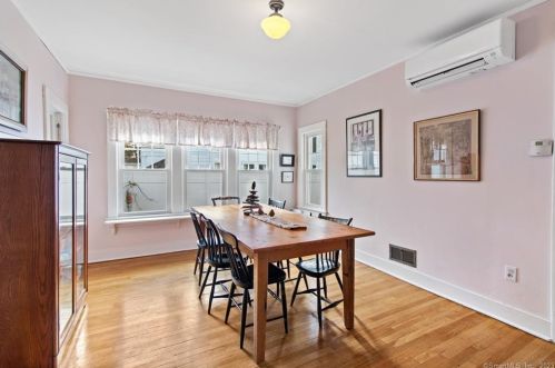 3 Riverside Pl, Gales Ferry CT  06335-1442 exterior