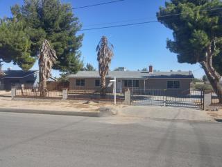 10707 Hawthorne Ave, Hesperia, CA 92345-2410