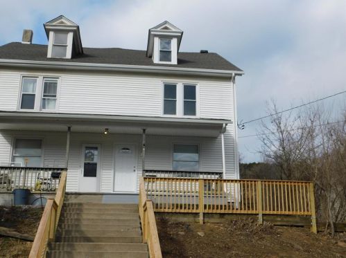 1167 Mauch Chunk Rd, Palmerton, PA 18071-1016