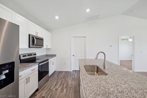 2721 20th Ave, Cape Coral, FL 33993-0083