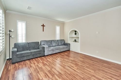 8326 Edgewood St, Chino CA  91708-9325 exterior