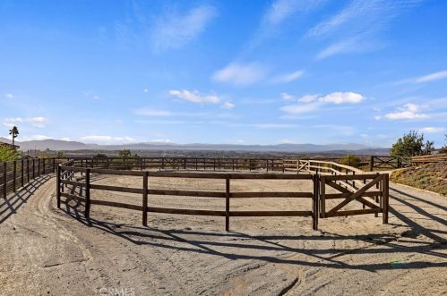 41777 Parado Del Sol Dr, Temecula CA  92592-8998 exterior
