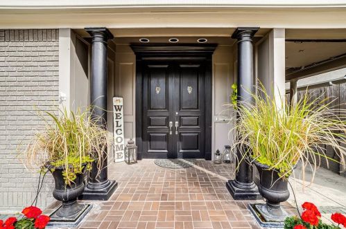 2131 Warner Rd, Fort Worth TX  76110-1747 exterior