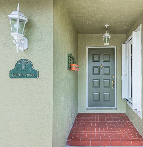 5645 American Cir, Delray Beach, FL 33484-8566
