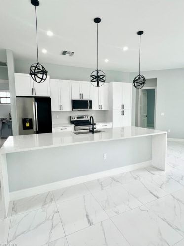 4233 68th Ave, Naples, FL 34120-2748