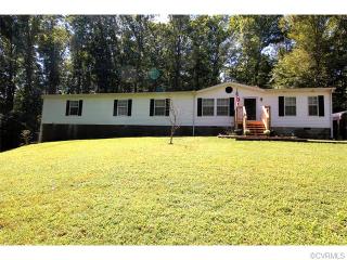 15429 Scotchtown Rd, Montpelier VA  23192-2928 exterior