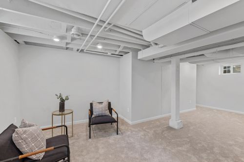 4532 Newhall St, Milwaukee WI 53211-1527 exterior