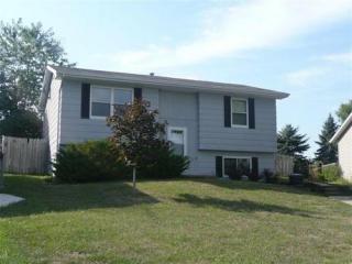 127 Brook Cir, Pella, IA 50219-9341