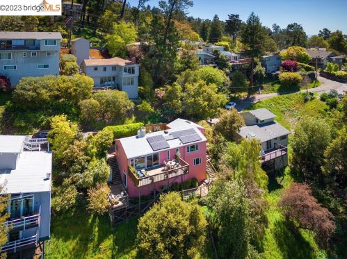 51 Chelton Ln, Oakland CA  94611-2514 exterior