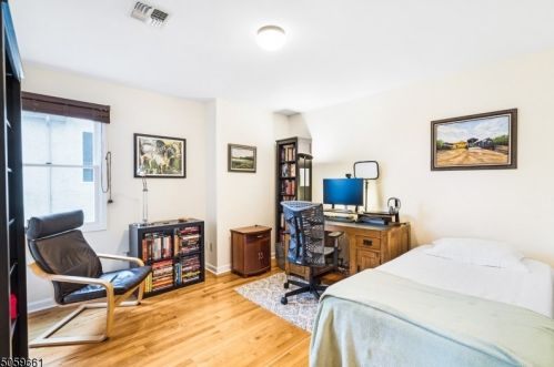 41 Essex Ave, Bernardsville NJ  07924-2235 exterior